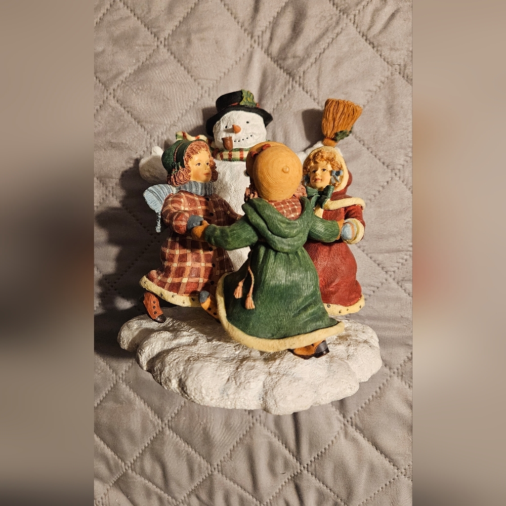 1998 Susan Winget Winter Scene Figurine